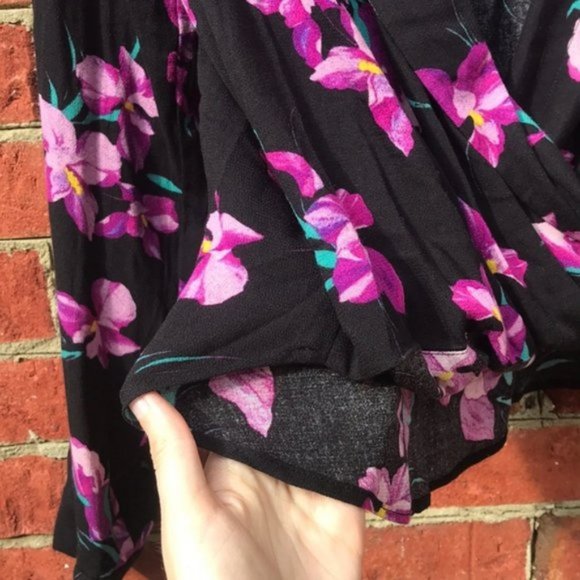 Black and Purple Floral Print Free Press Long Sleeve V-Neck Collared Blouse - Picture 13 of 15